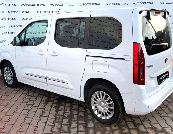 Toyota ProAce City Verso MPV 1,2 l 81 kw