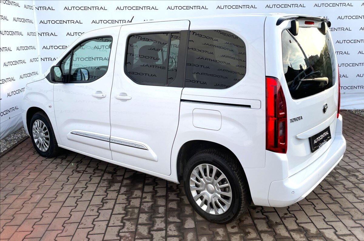 Toyota ProAce City Verso MPV 1,2 l 81 kw