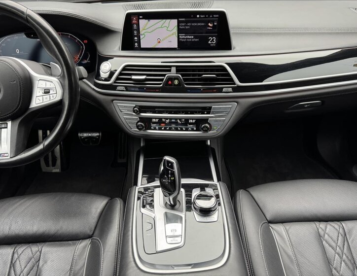 BMW Řada 7 Sedan 3,0 l 250 kw