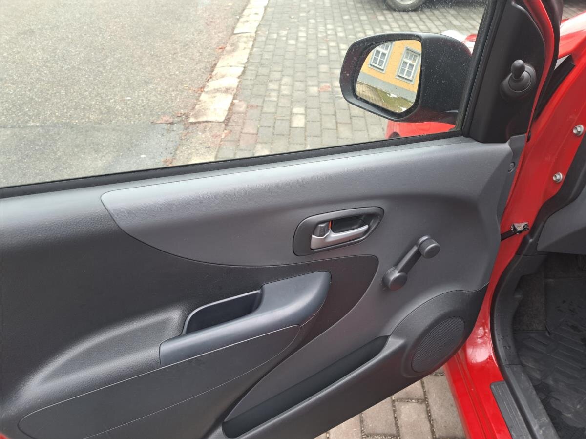 Suzuki Alto Hatchback 996,0 50 kw