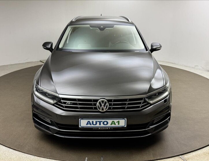 Volkswagen Passat 2