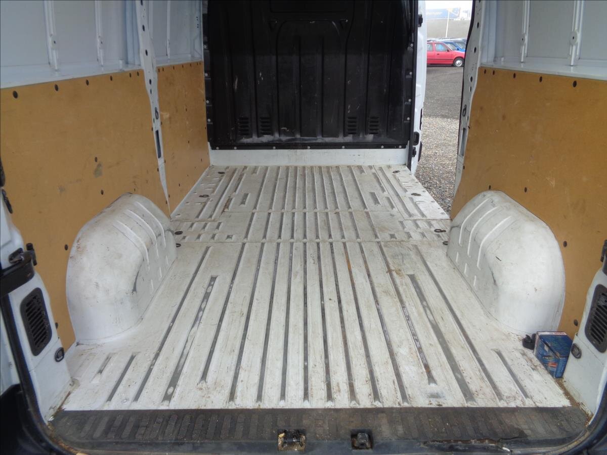 Nissan Interstar Skříň 2,3 l 110 kw