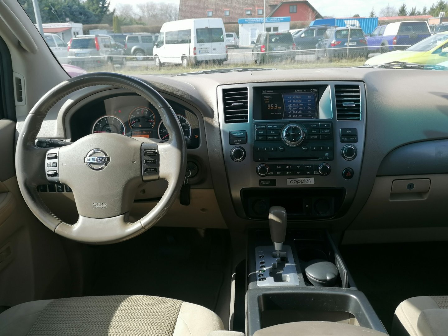 Nissan Armada SUV / Terénní 5,6 l 233 kw