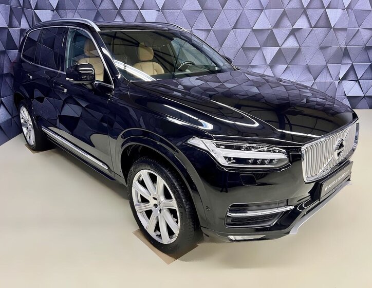 Volvo XC90 4
