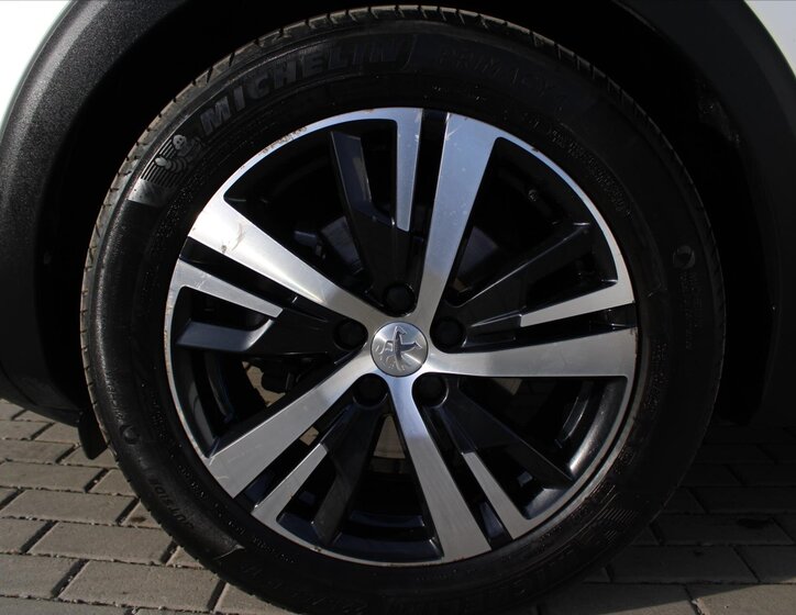 Peugeot 3008 SUV 1,5 l 96 kw