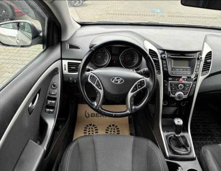 Hyundai i30 Kombi 1,6 l 99 kw