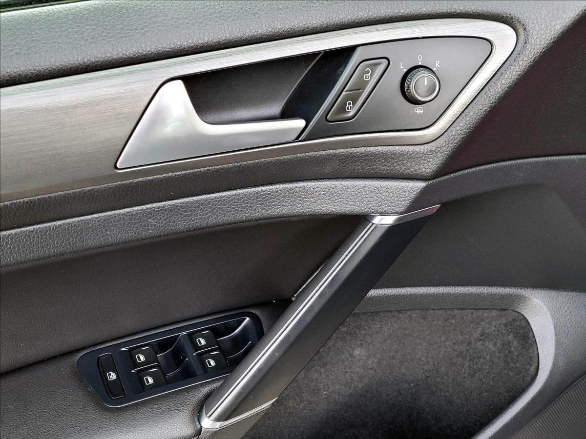 Volkswagen Golf Hatchback 1,2 l 63 kw