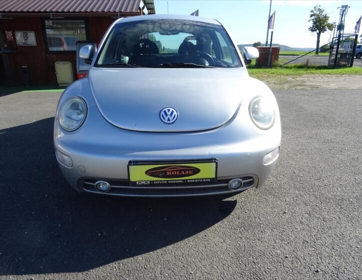 Volkswagen New Beetle 1