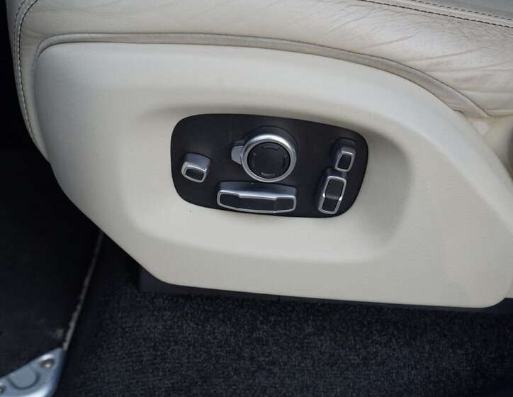 Land Rover Range Rover SUV / Terénní 4,4 l 250 kw