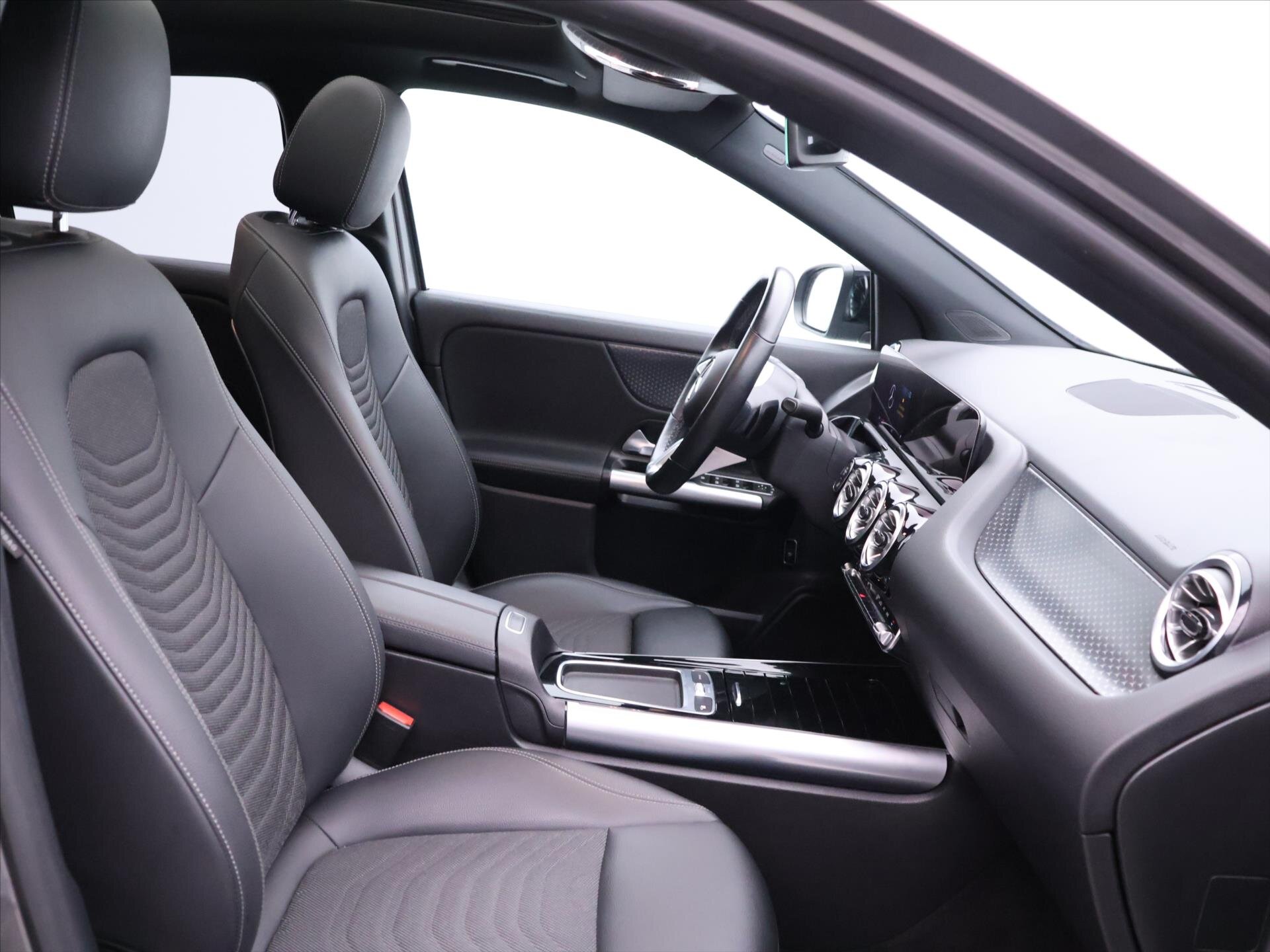 Mercedes-Benz GLA SUV / Terénní 2,0 l 165 kw