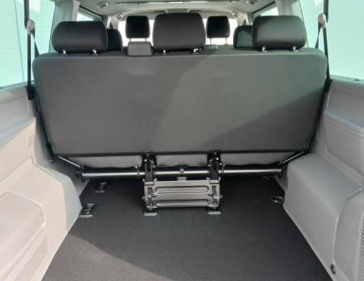 Volkswagen Caravelle 17