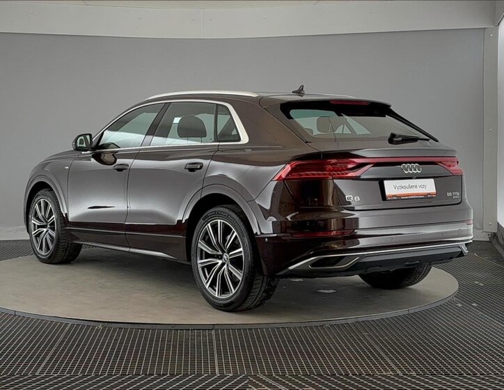 Audi Q8 SUV / Terénní 3,0 l 250 kw