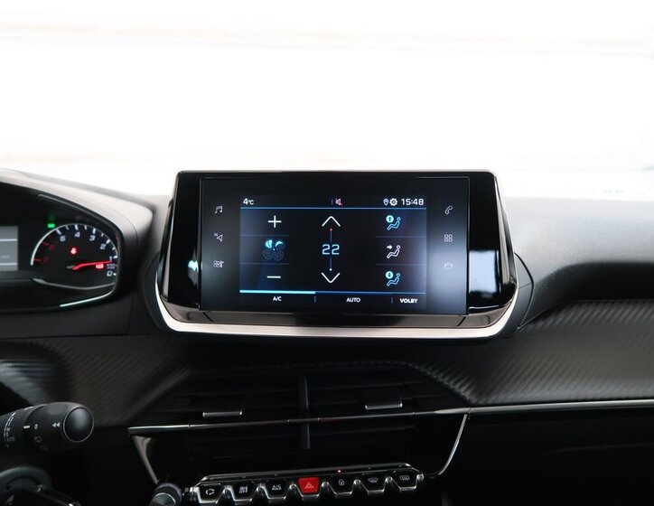 Peugeot 2008 SUV 1,2 l 96 kw