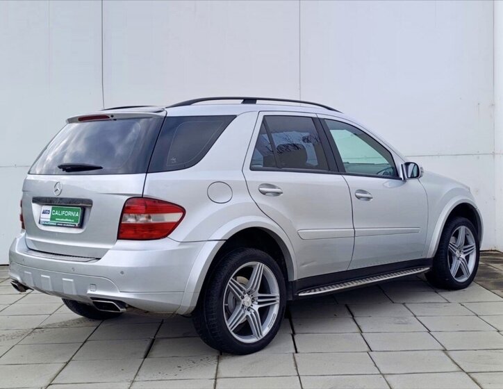 Mercedes-Benz Třídy M SUV / Terénní 3,0 l 165 kw