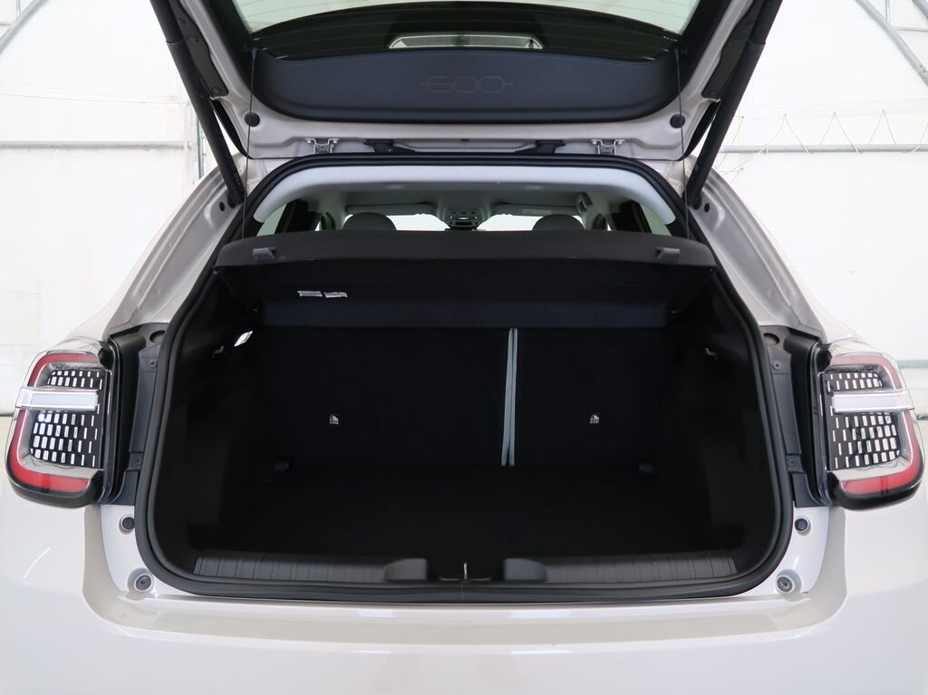 Fiat 600 Hatchback 1,2 l 100 kw