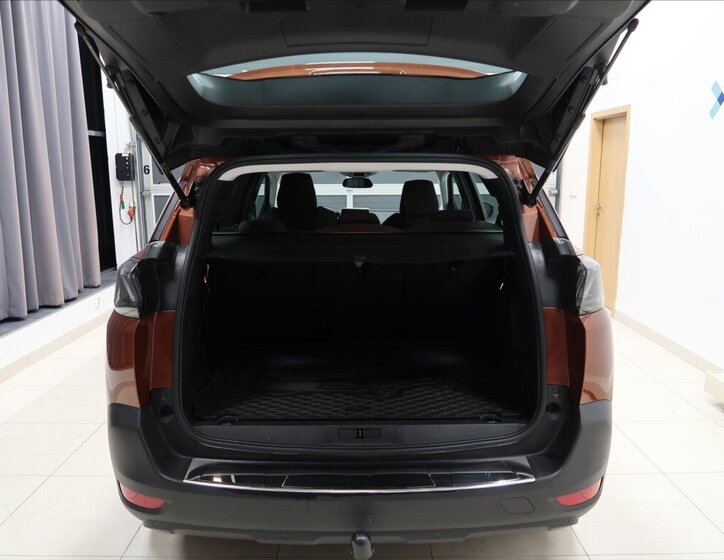 Peugeot 5008 MPV 1,5 l 96 kw