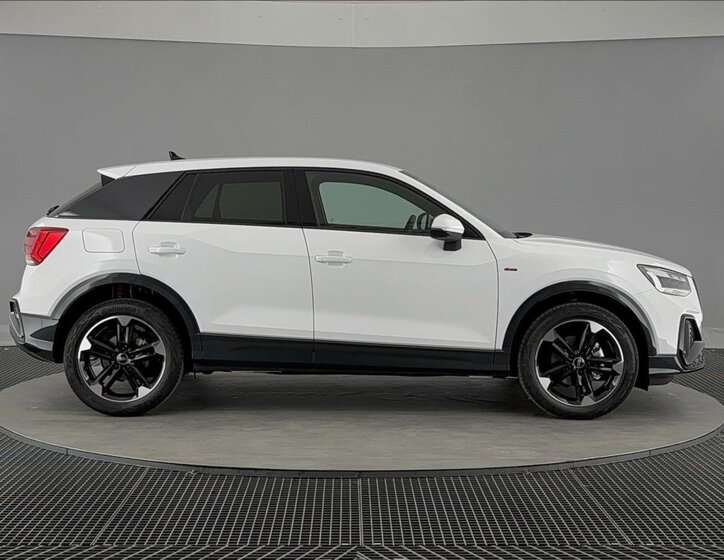 Audi Q2 SUV / Terénní 1,5 l 110 kw