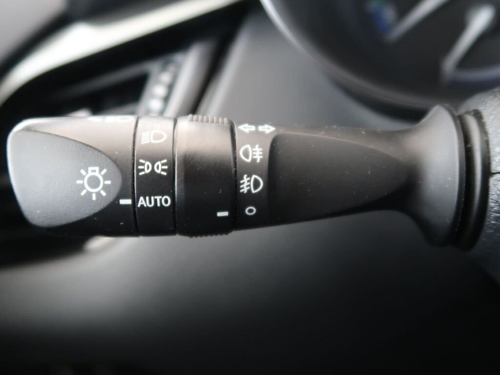 Toyota C-HR SUV / Terénní 1,8 l 72 kw
