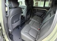Land Rover Defender 19