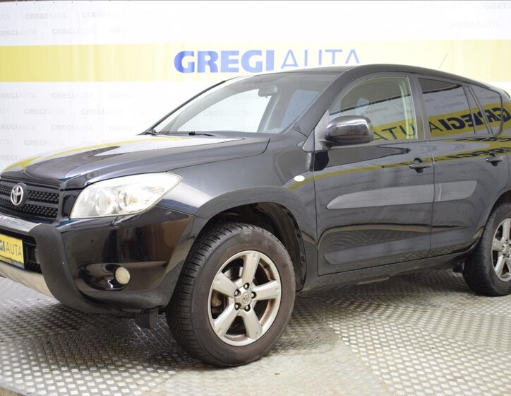 Toyota RAV4 SUV 2,0 l 112 kw