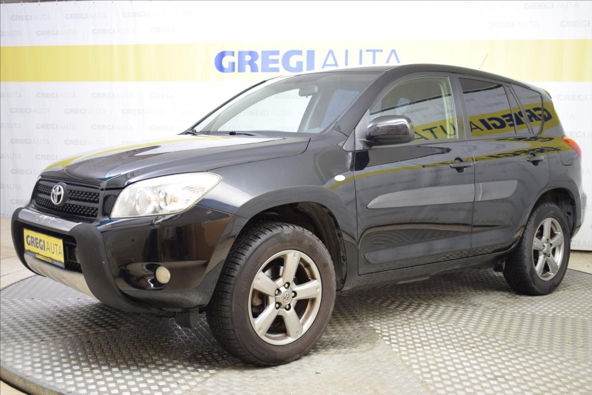 Toyota RAV4 SUV 2,0 l 112 kw