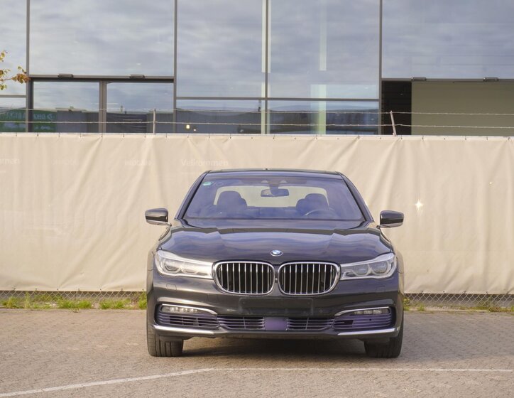 BMW Řada 7 2