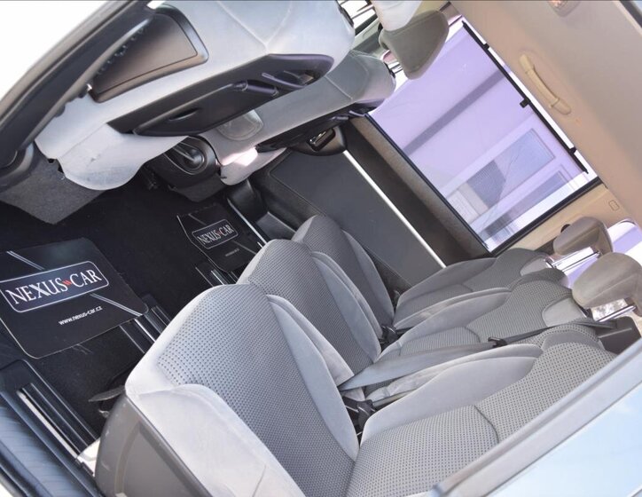 Peugeot 807 MPV 2,0 l 100 kw