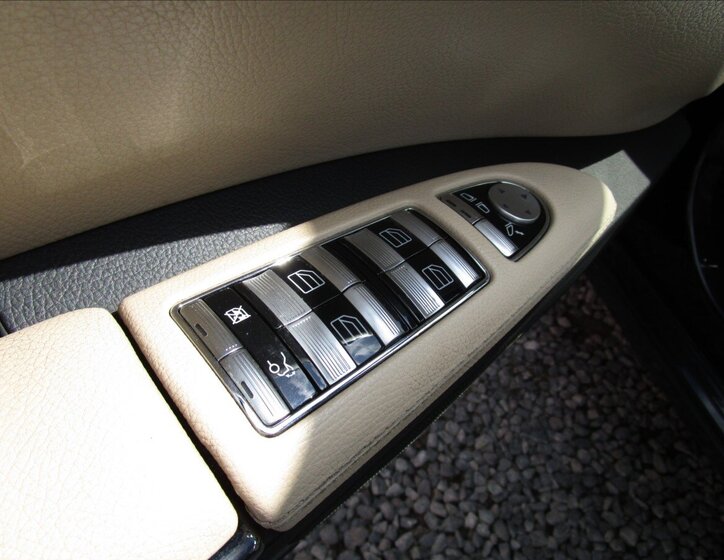 Mercedes-Benz Třídy S Sedan / Limuzína 4,0 l 235 kw