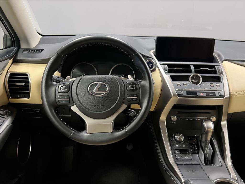 Lexus NX 300h
