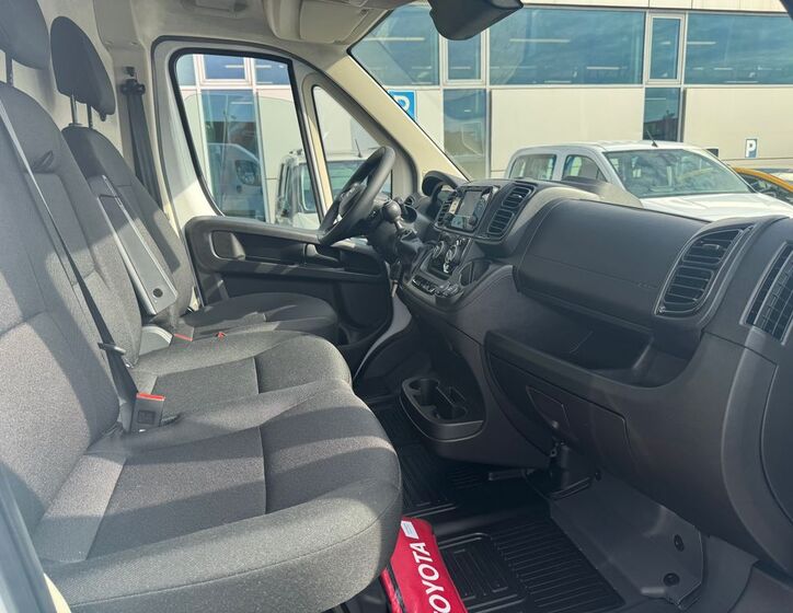 Toyota Proace Max 11