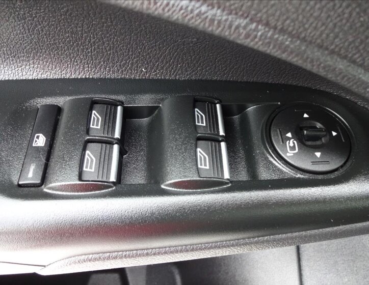 Ford Tourneo Connect MPV 998,0 74 kw