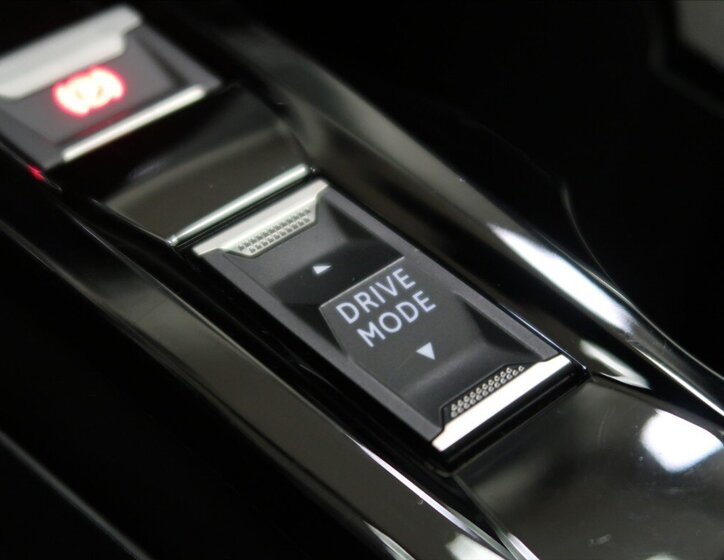 Peugeot 2008 Hatchback 1,2 l 96 kw