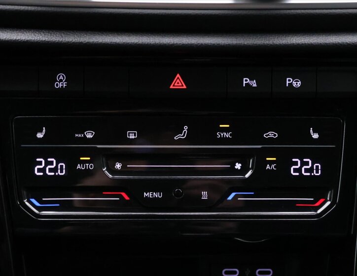 Volkswagen T-Roc SUV / Terénní 2,0 l 110 kw