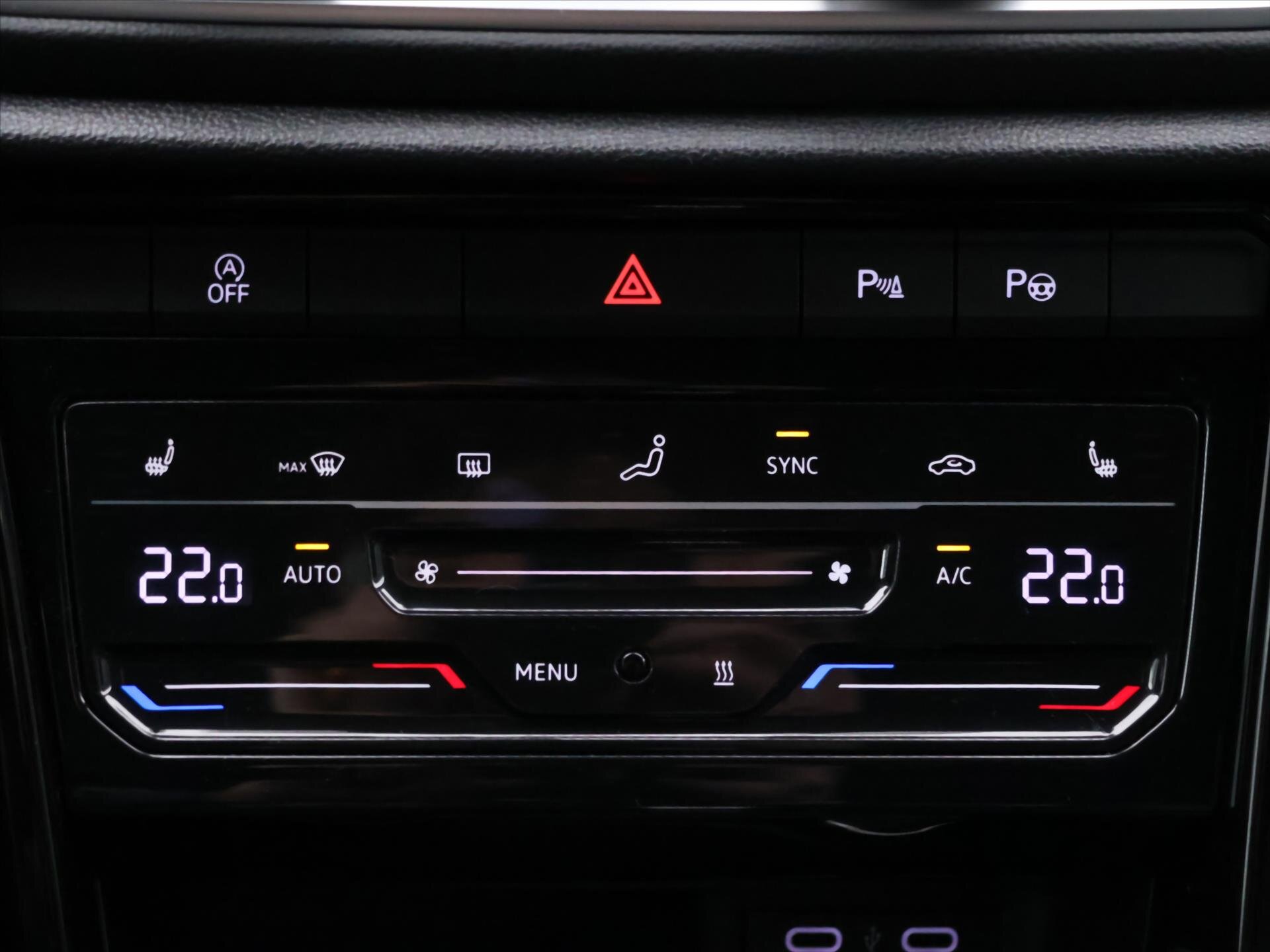 Volkswagen T-Roc SUV / Terénní 2,0 l 110 kw