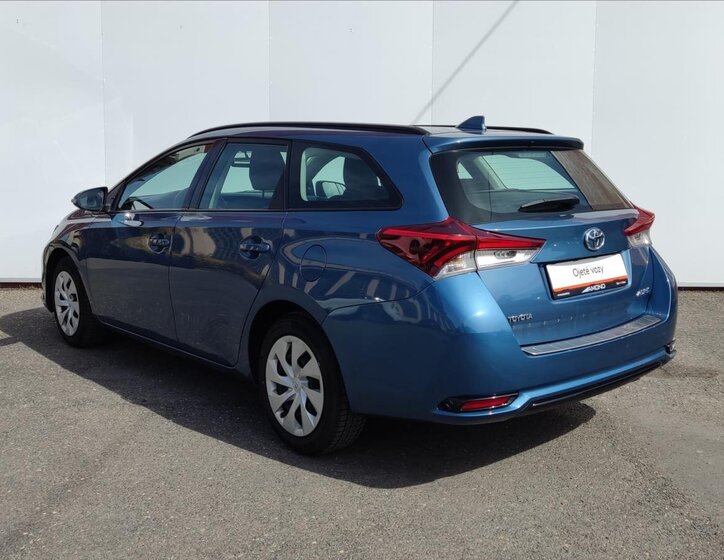 Toyota Auris Kombi 1,3 l 73 kw