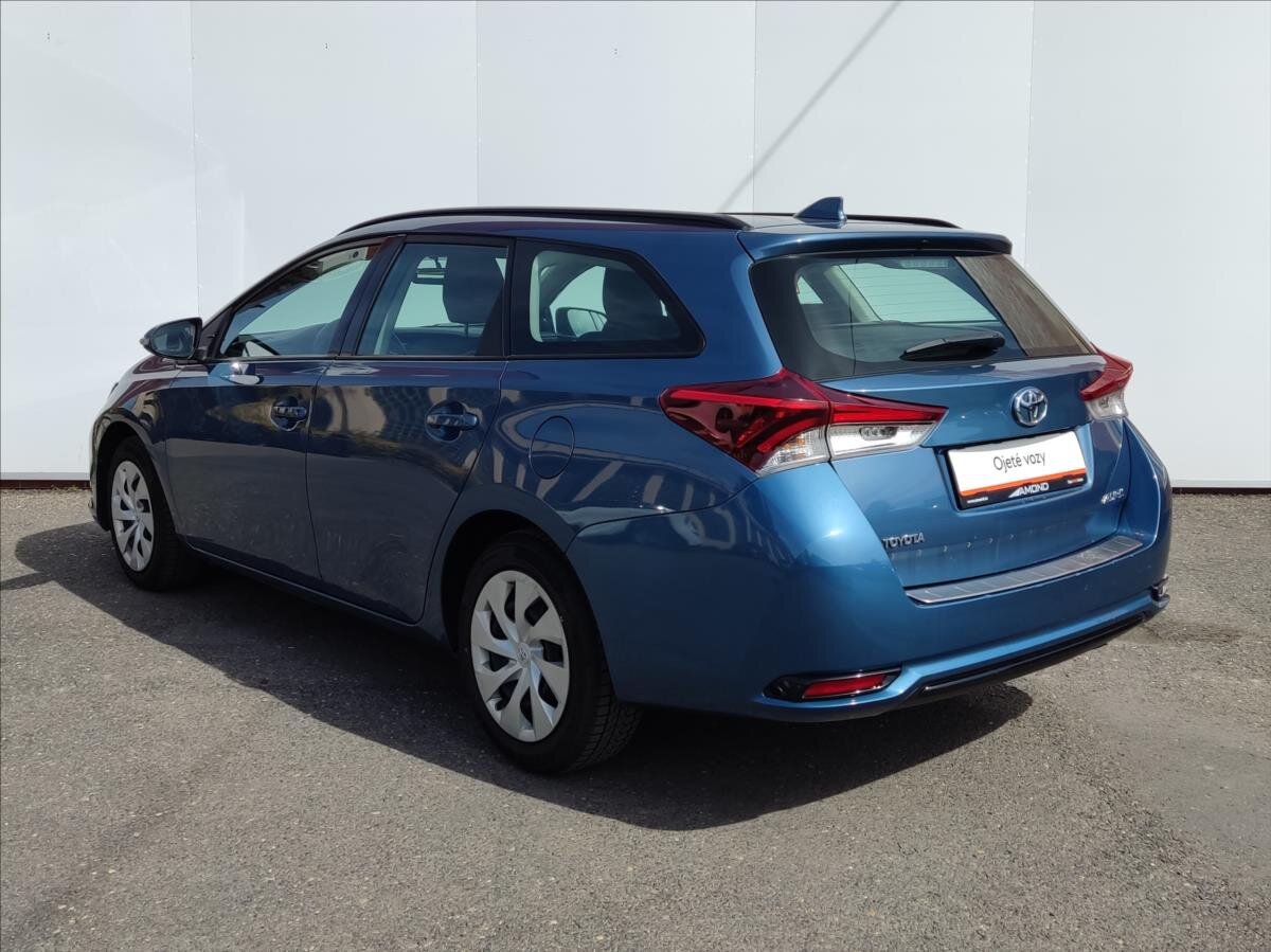 Toyota Auris Kombi 1,3 l 73 kw