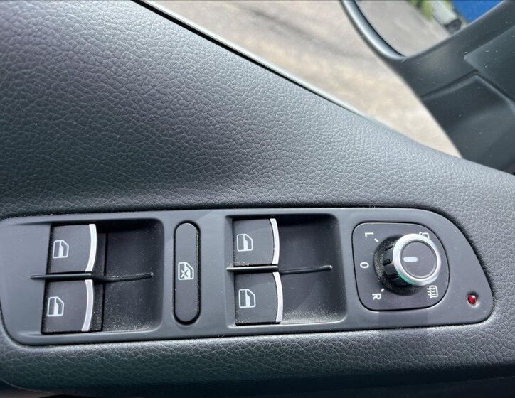 Volkswagen Tiguan SUV 2,0 l 103 kw