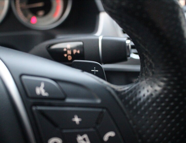 Mercedes-Benz Třídy E 28