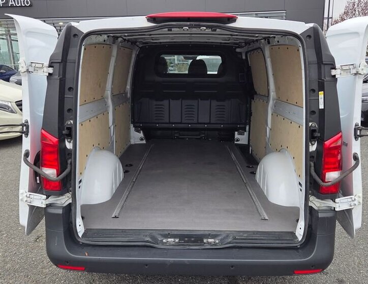 Mercedes-Benz Vito 18