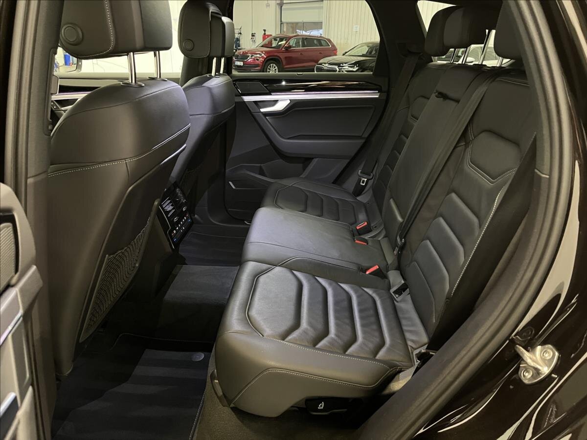 Volkswagen Touareg SUV / Terénní 3,0 l 210 kw