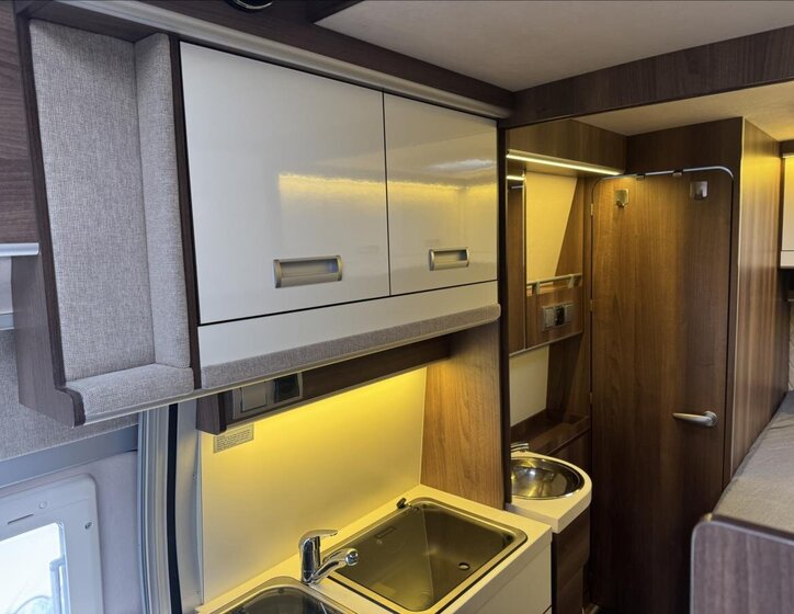 Peugeot Ostatní Ostatní 3,0 l 130 kw