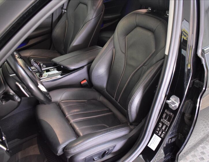 BMW Řada 5 Sedan / Limuzína 3,0 l 195 kw