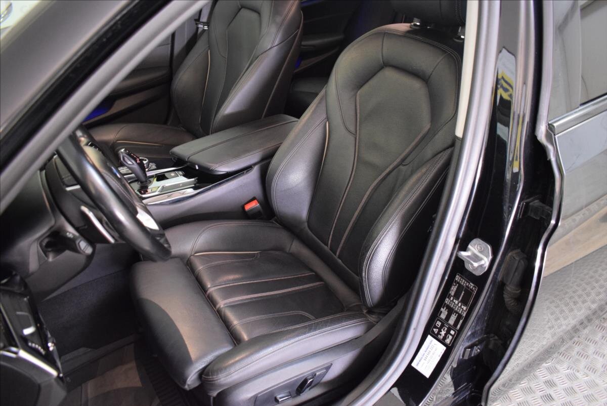 BMW Řada 5 Sedan / Limuzína 3,0 l 195 kw