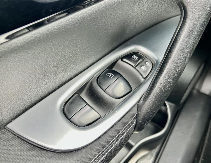 Nissan Qashqai SUV / Terénní 1,6 l 96 kw