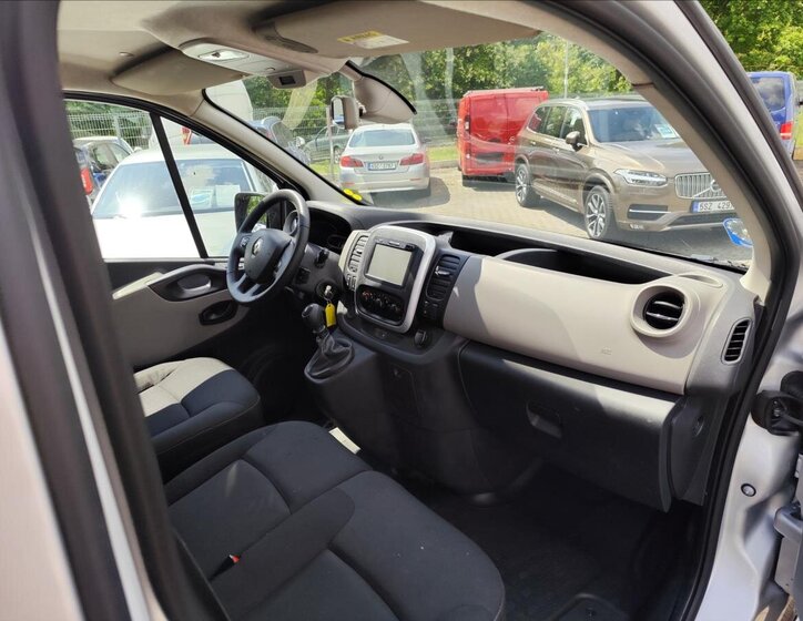 Renault Trafic 27