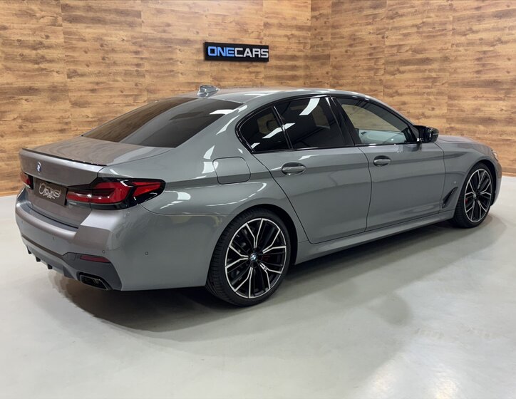 BMW Řada 5 Sedan / Limuzína 4,4 l 390 kw