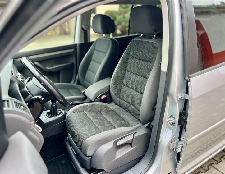 Volkswagen Touran MPV 1,6 l 77 kw