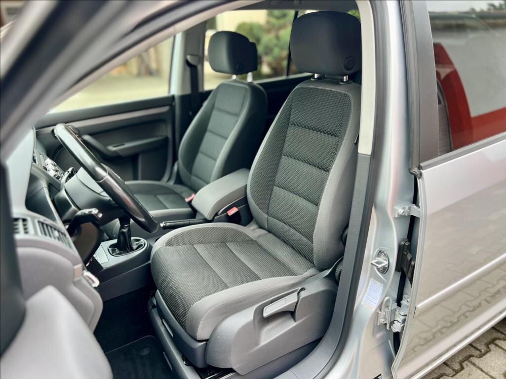 Volkswagen Touran MPV 1,6 l 77 kw