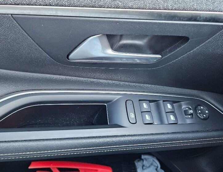 Peugeot 3008 SUV / Terénní 0,0 133 kw