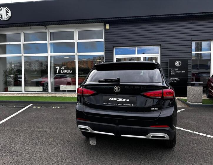 MG ZS 4